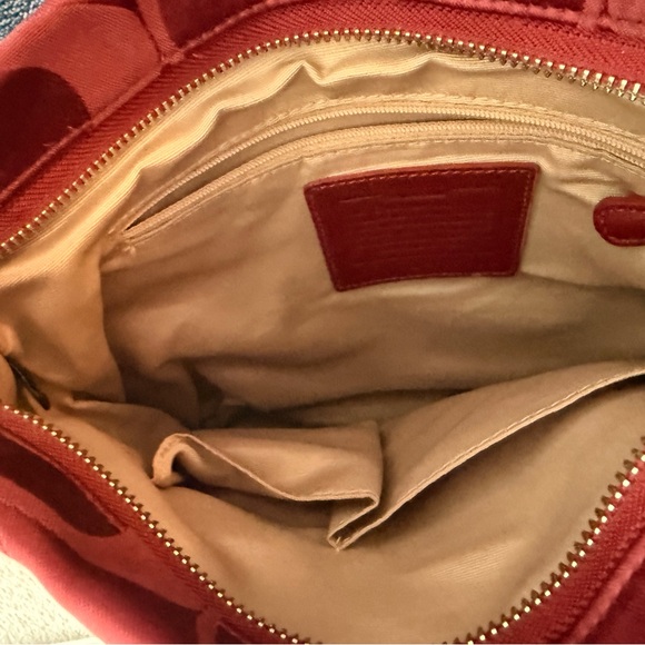 Coach 2011 Burgundy Jacquard with Adjustable
Leather Chain Strap F18862 - Picture 9 of 11